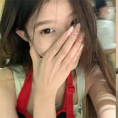 红衣小女孩